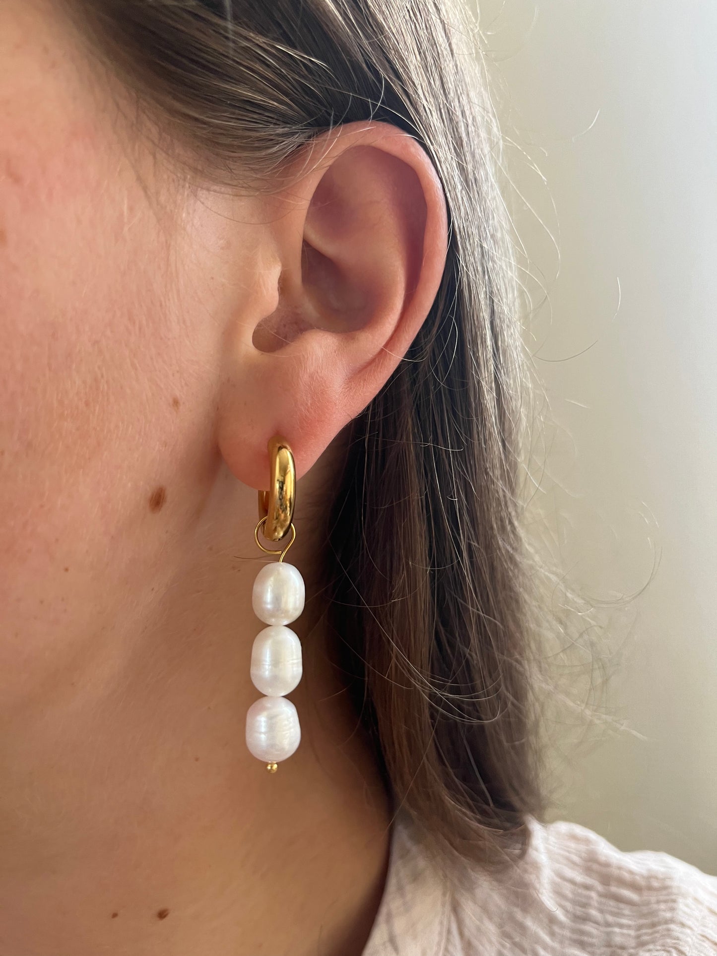 CHUNKY TRIPLE PEARL EARRING