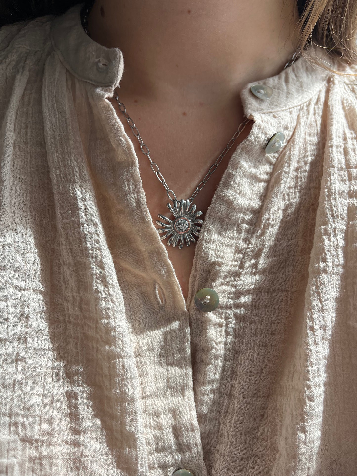 LILIA NECKLACE