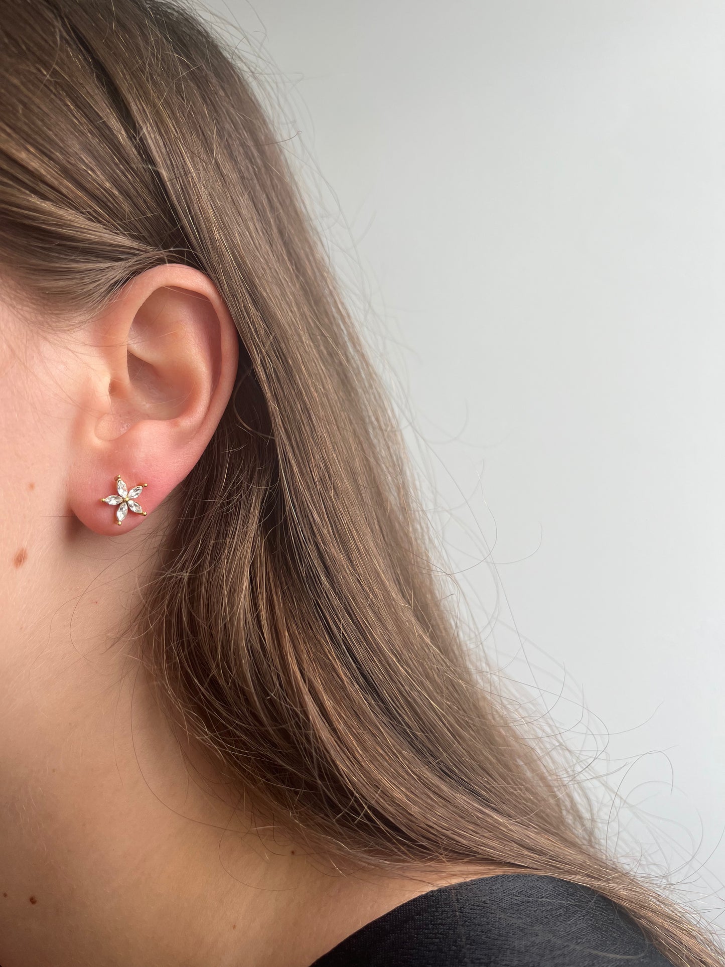 DIAMOND FLOWER EARRING