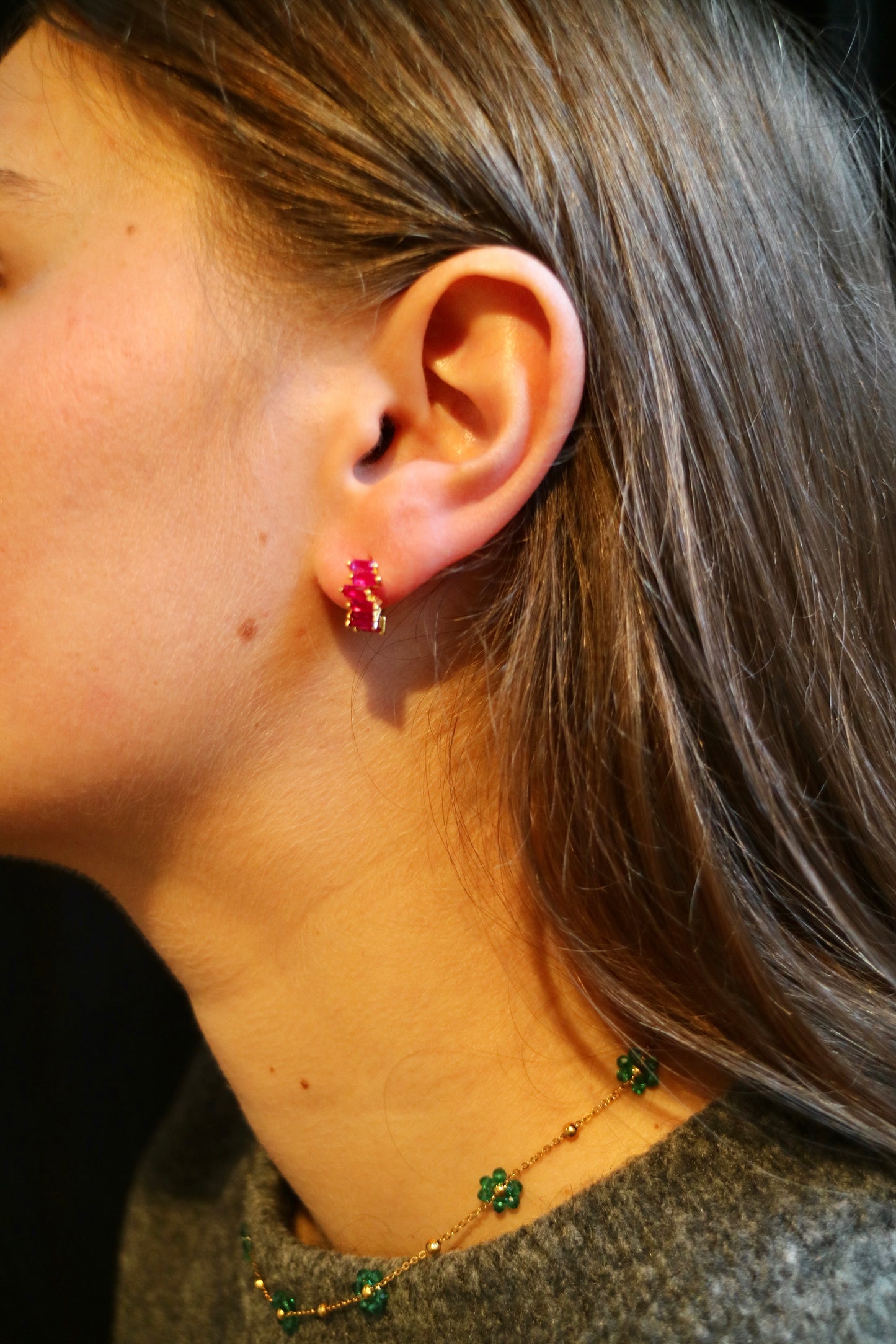 STONE EARRING