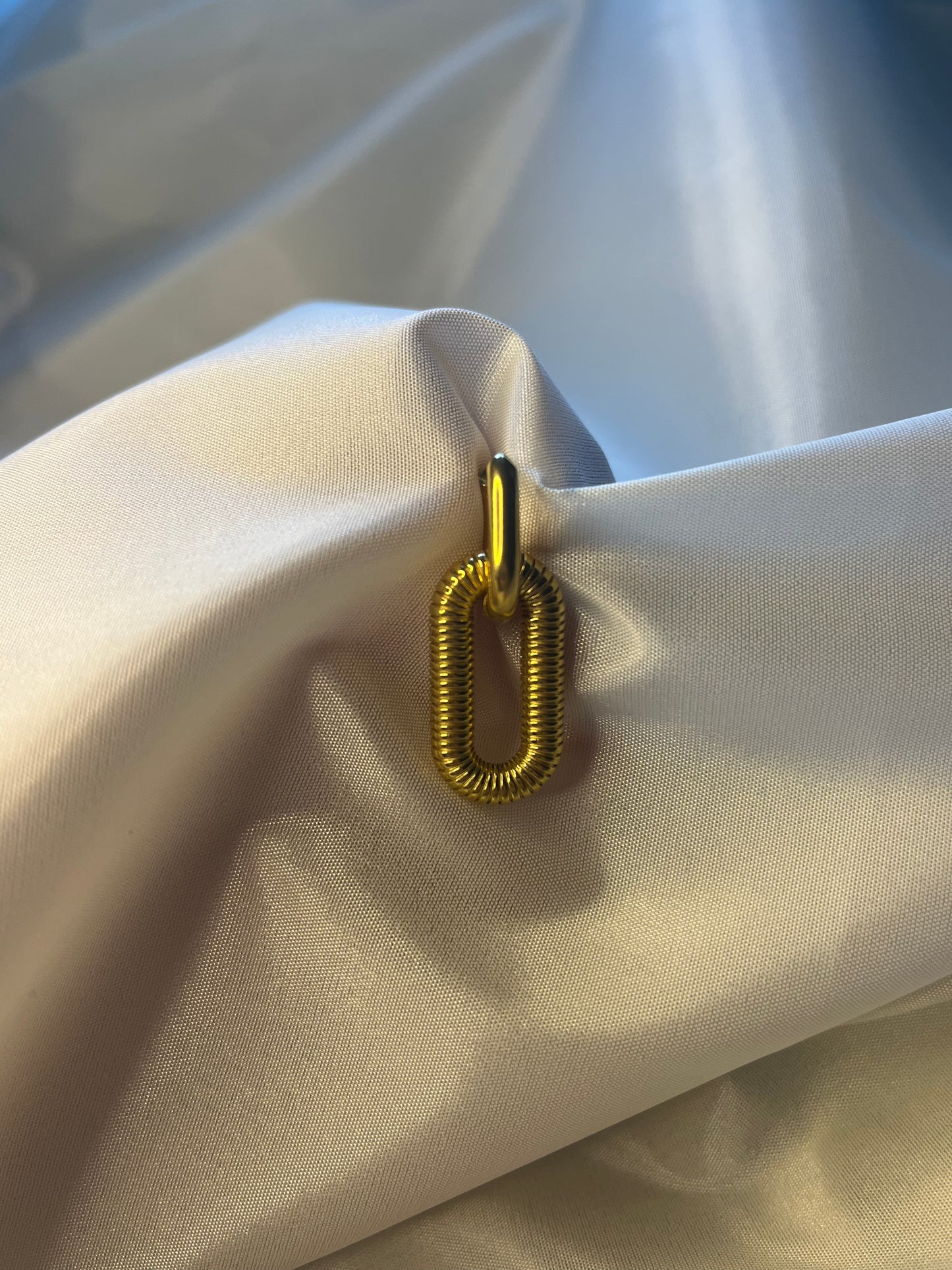 LAU EARRING
