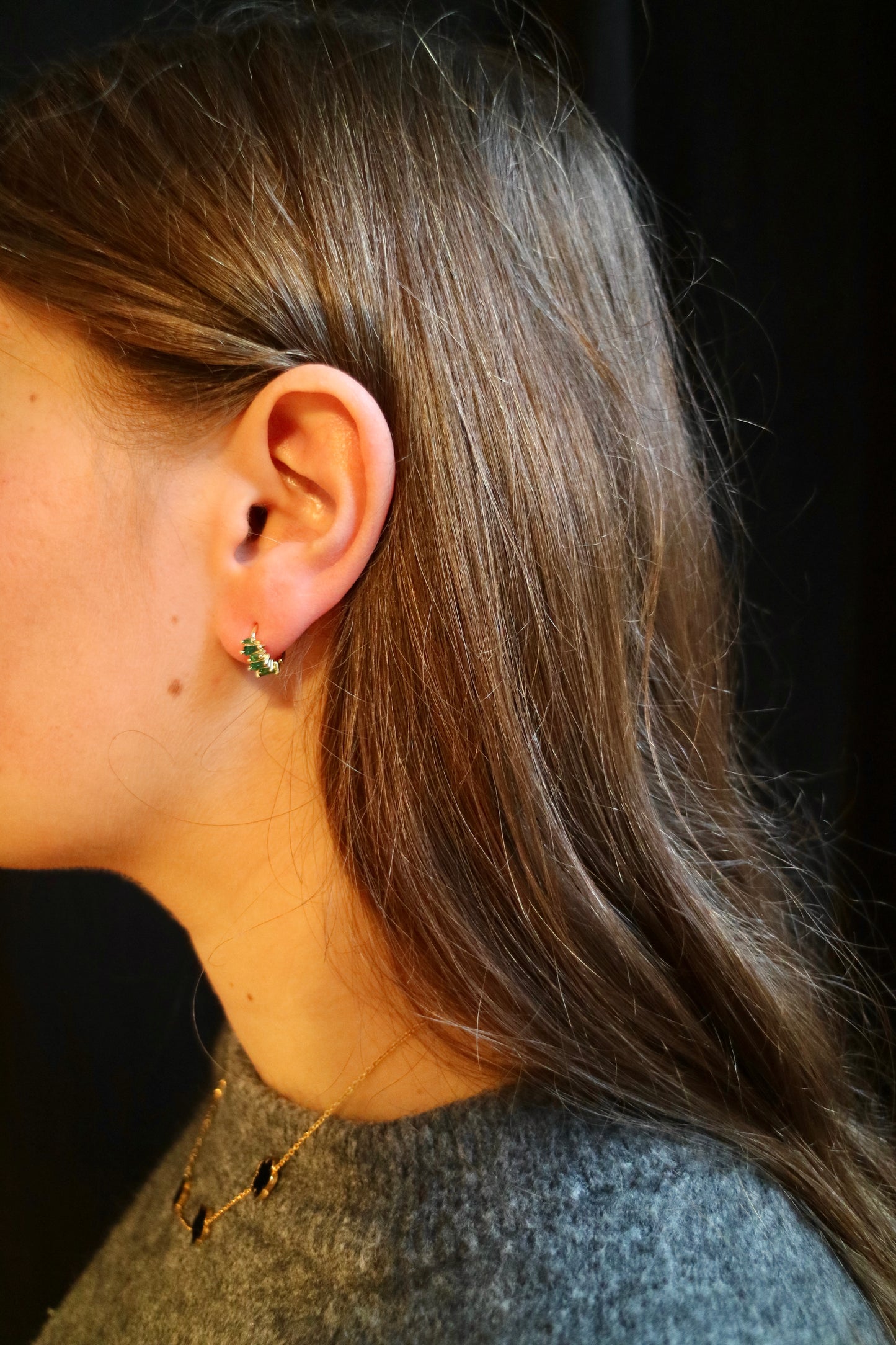 STONE EARRING