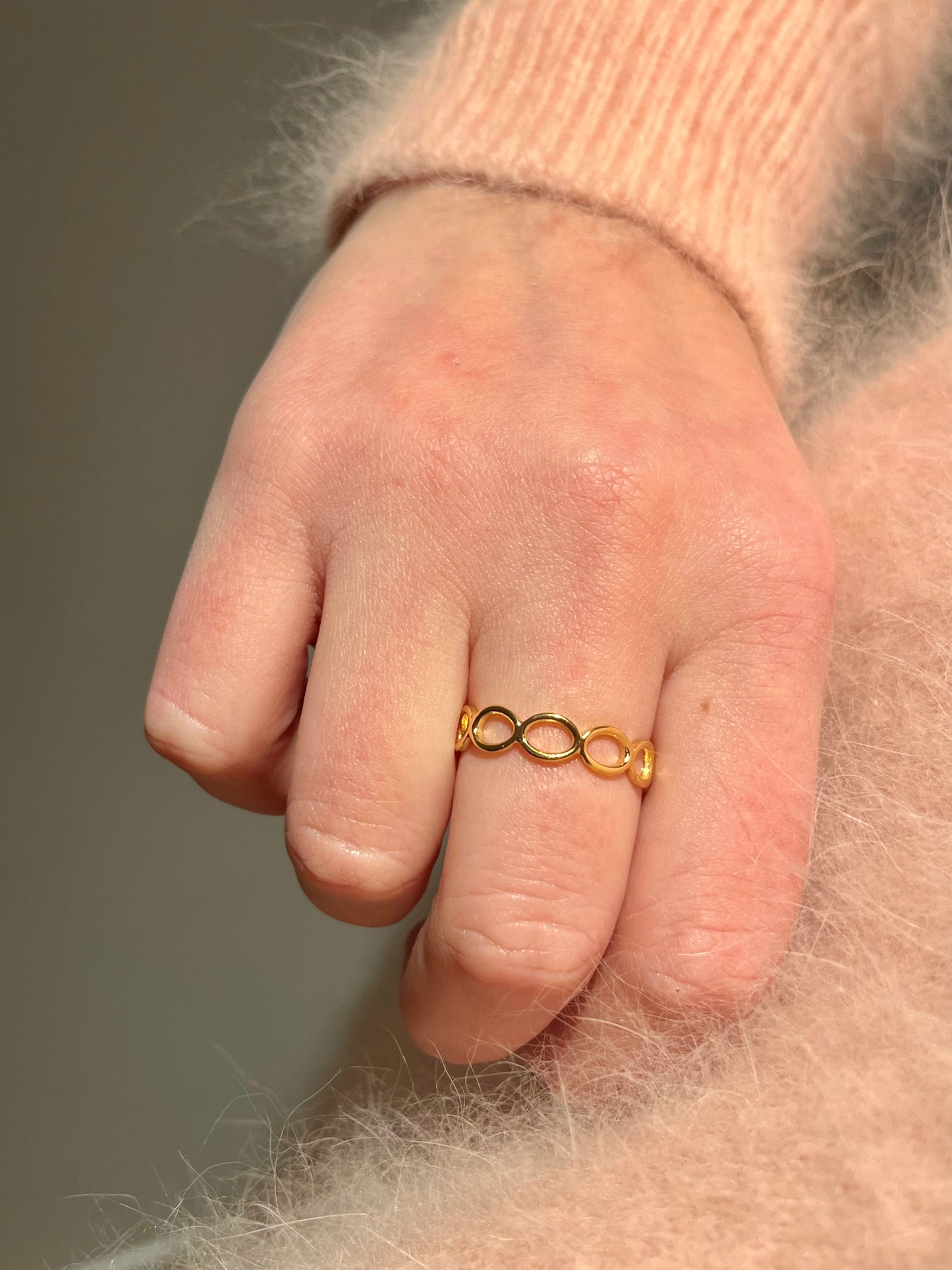 OVAL RING