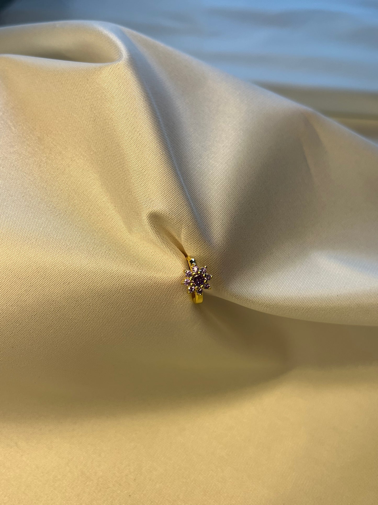LOLA EARRING
