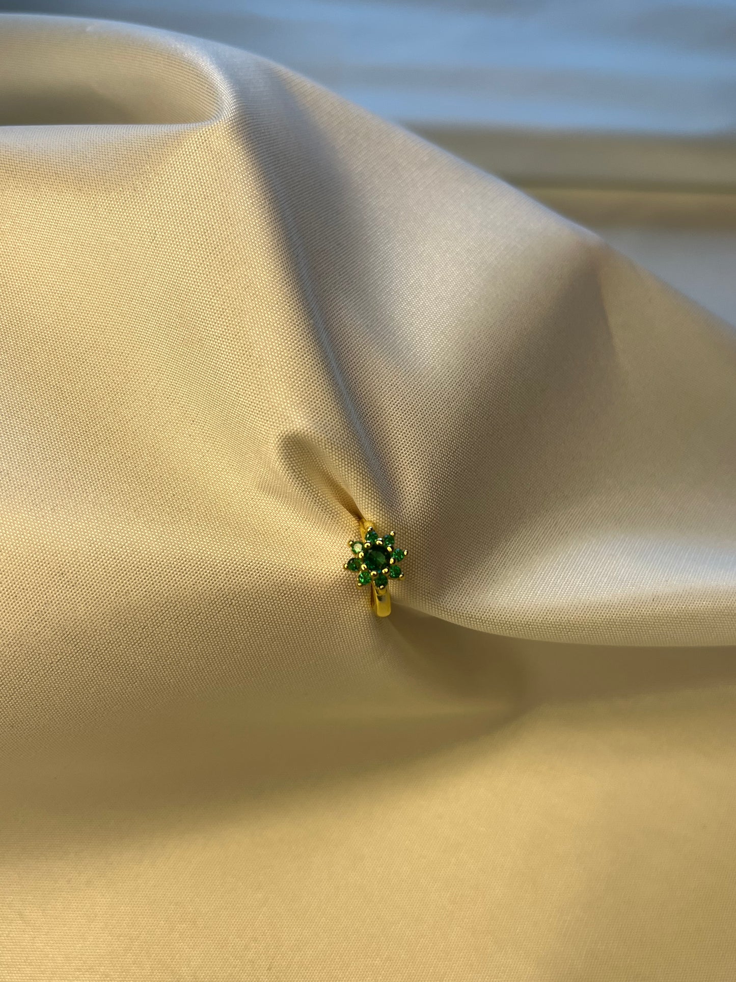 LOLA EARRING
