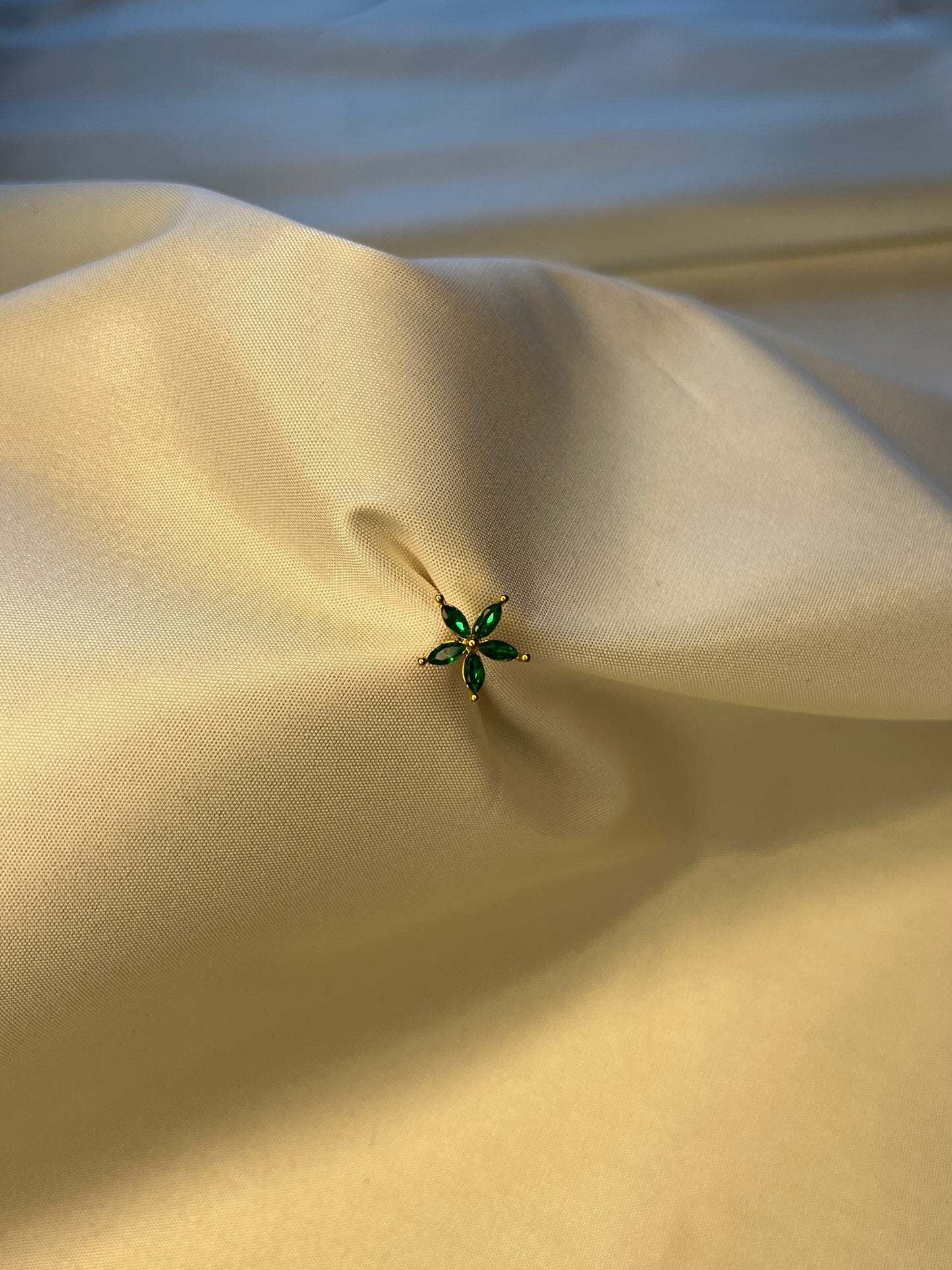 DIAMOND FLOWER EARRING